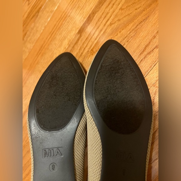 EUC MIA “Corrine” fabric flat - size 9 - Picture 6 of 7